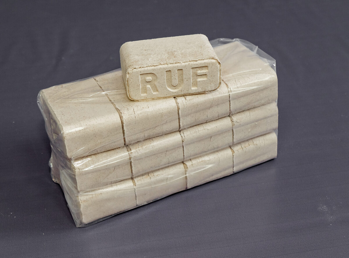 Skujkoku briketes RUF, 10 kg, Ražotas Latvijā (+12% PVN privātpersonām)